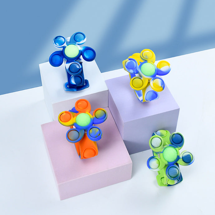 Push bubble bracelet with spinner